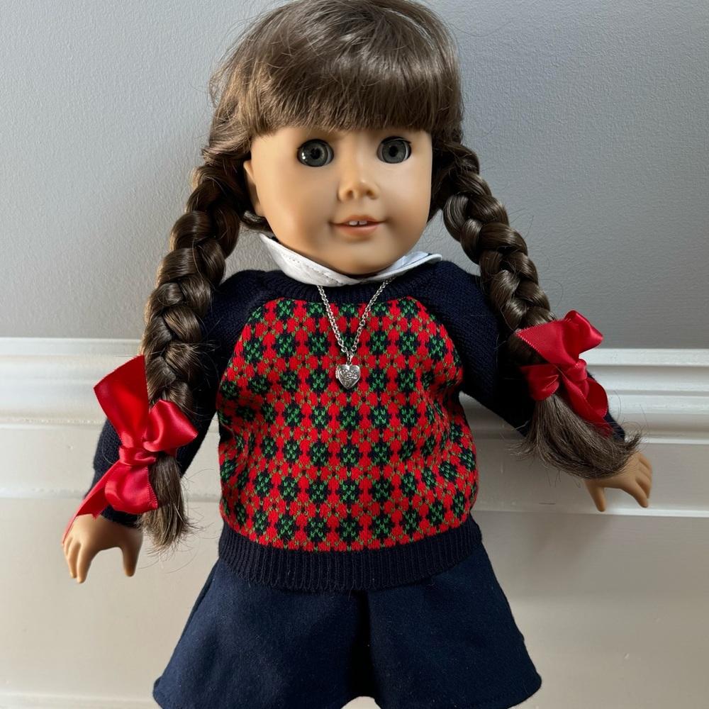 Like new condition! Pleasant Company/American Girl Molly Doll & accessories